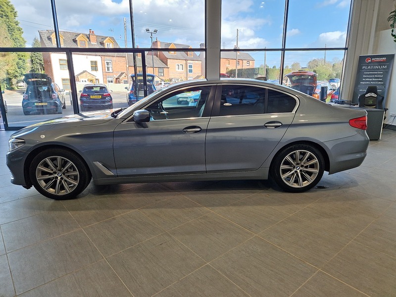 BMW 5 Series 540i SE - U12017