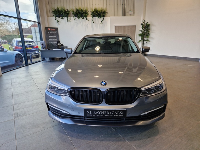 BMW 5 Series 540i SE - U12017