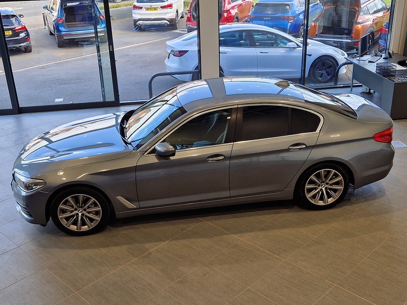 BMW 5 Series 540i SE - U12017