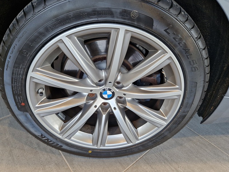 BMW 5 Series 540i SE - U12017
