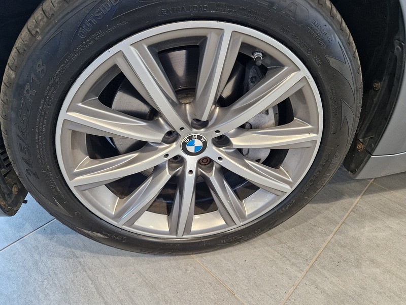 BMW 5 Series 540i SE - U12017