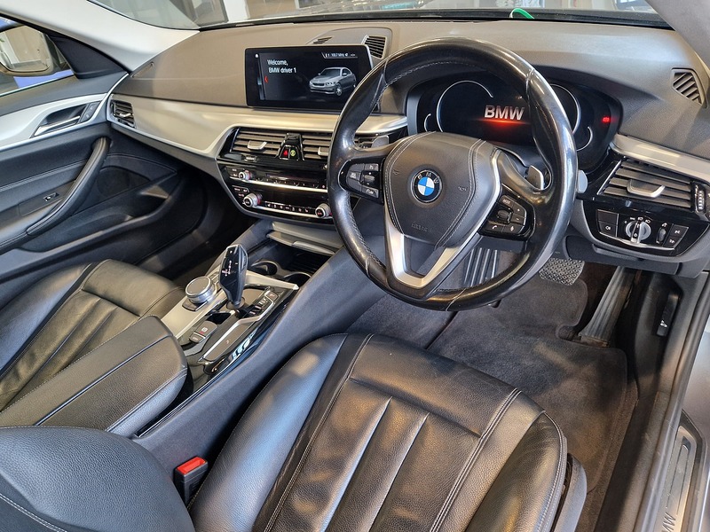 BMW 5 Series 540i SE - U12017