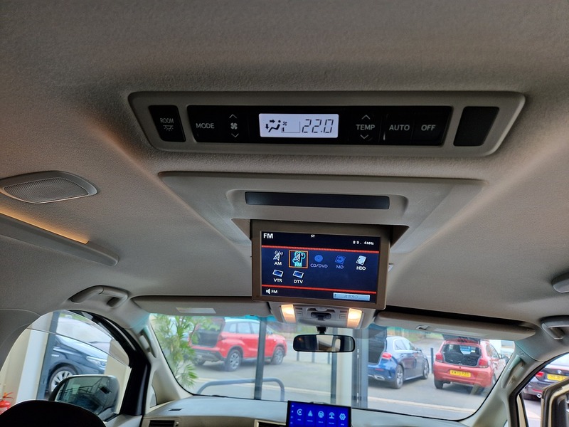 Toyota Vellfire 240 - U12020
