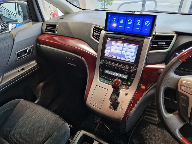 Toyota Vellfire 240 - U12020