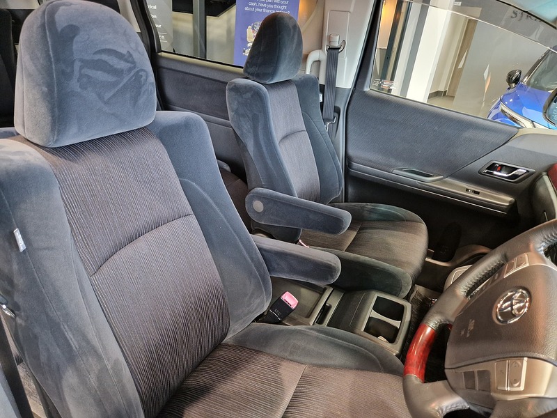 Toyota Vellfire 240 - U12020