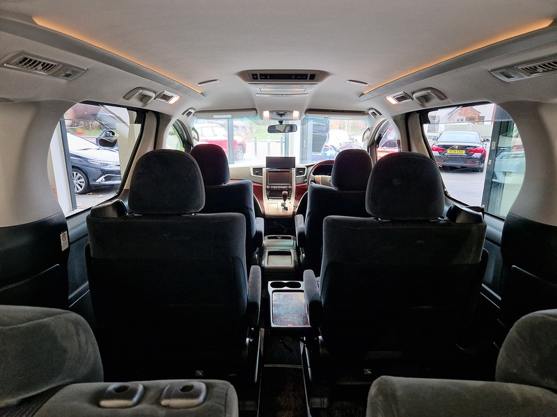 Toyota Vellfire 240 - U12020