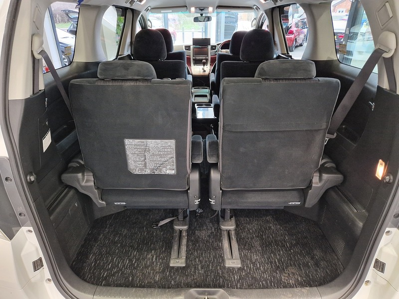 Toyota Vellfire 240 - U12020