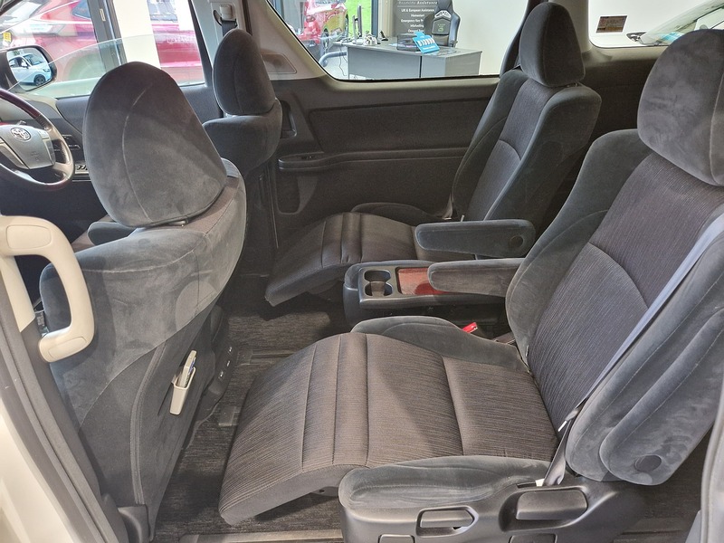 Toyota Vellfire 240 - U12020