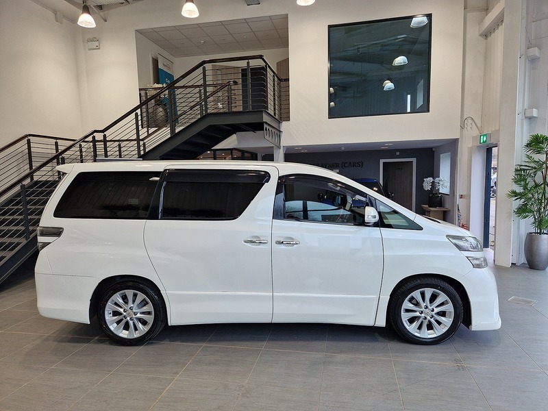 Toyota Vellfire 240 - U12020