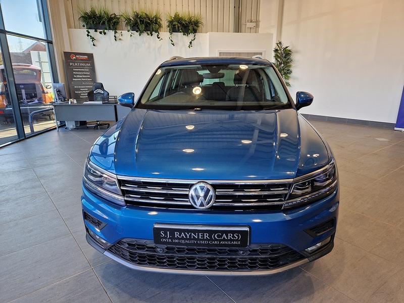 Volkswagen Tiguan TSI SEL - U12028