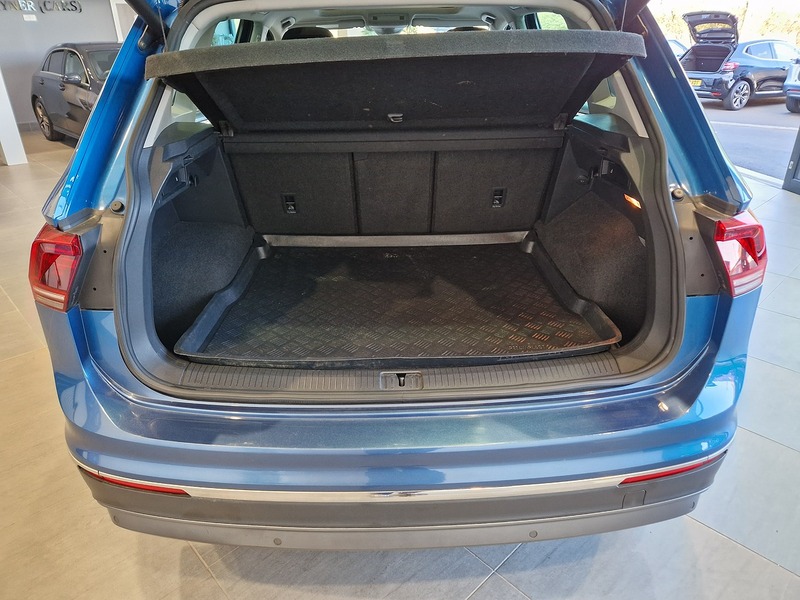 Volkswagen Tiguan TSI SEL - U12028