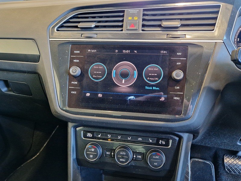 Volkswagen Tiguan TSI SEL - U12028