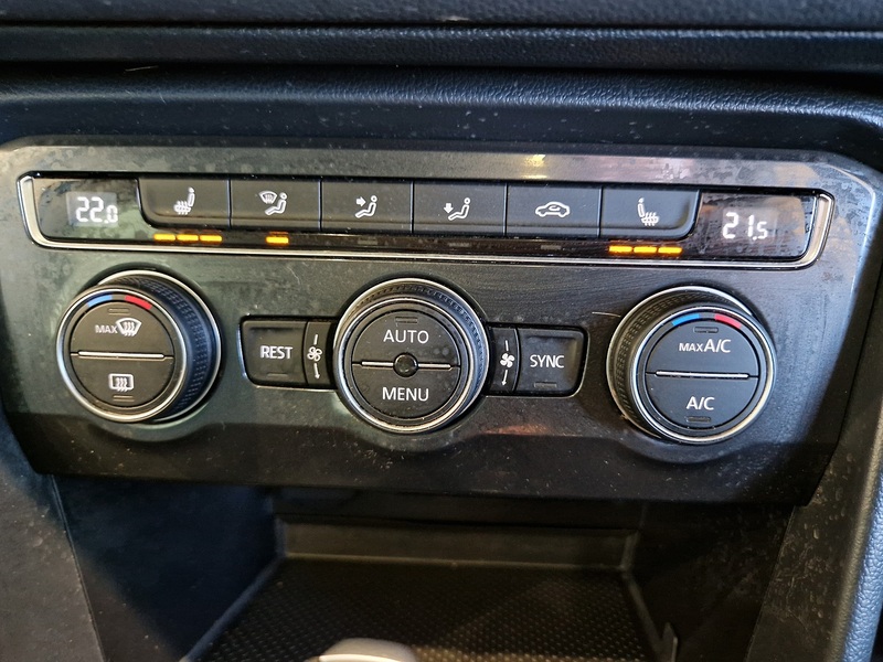 Volkswagen Tiguan TSI SEL - U12028