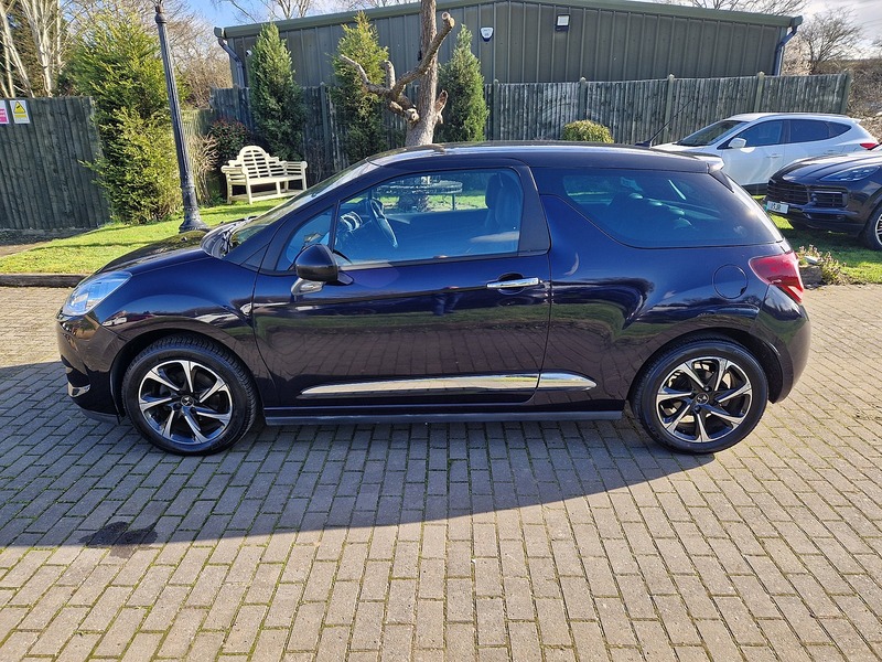 DS AUTOMOBILES DS 3 PureTech Elegance - U12036