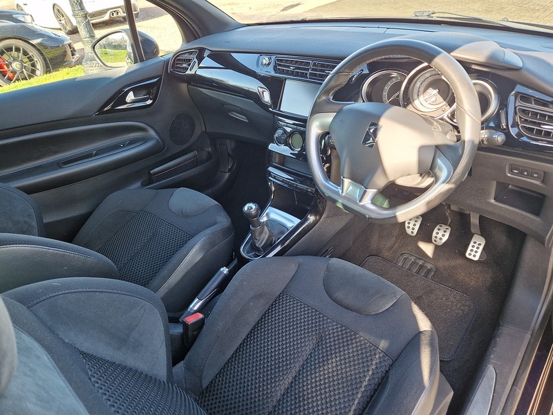 DS AUTOMOBILES DS 3 PureTech Elegance - U12036