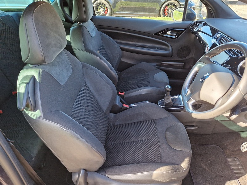 DS AUTOMOBILES DS 3 PureTech Elegance - U12036