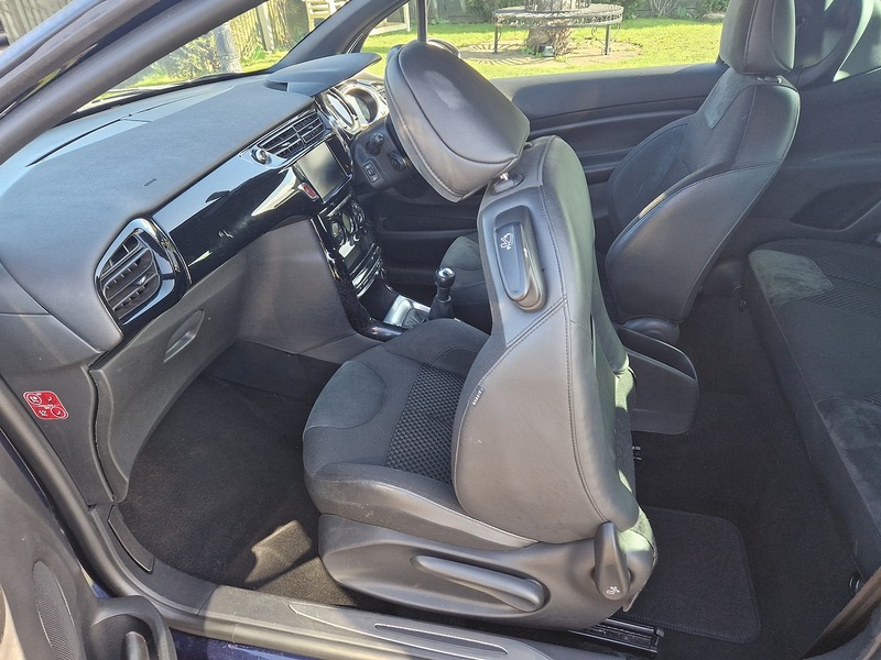 DS AUTOMOBILES DS 3 PureTech Elegance - U12036