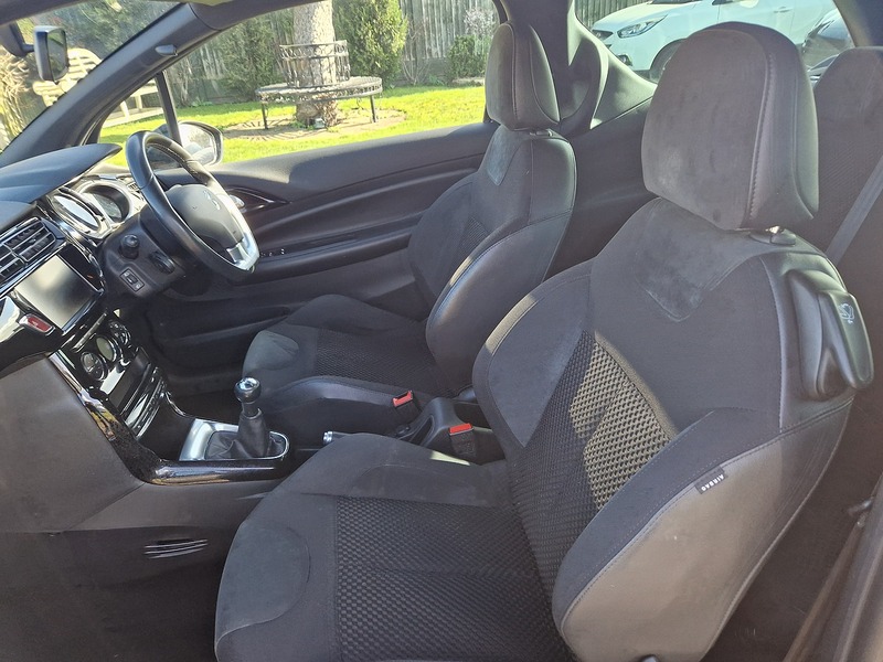 DS AUTOMOBILES DS 3 PureTech Elegance - U12036