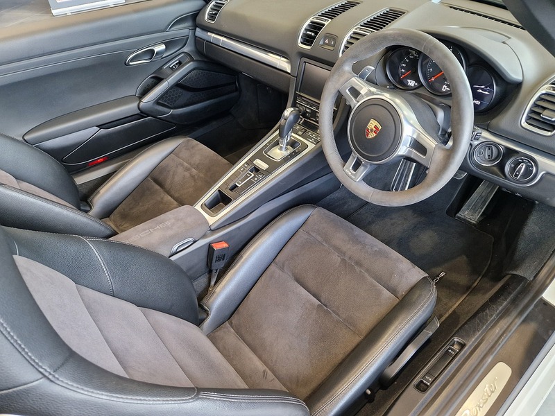 Porsche Boxster 981 - U12048
