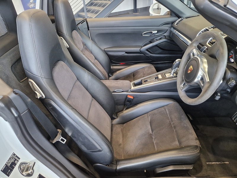 Porsche Boxster 981 - U12048
