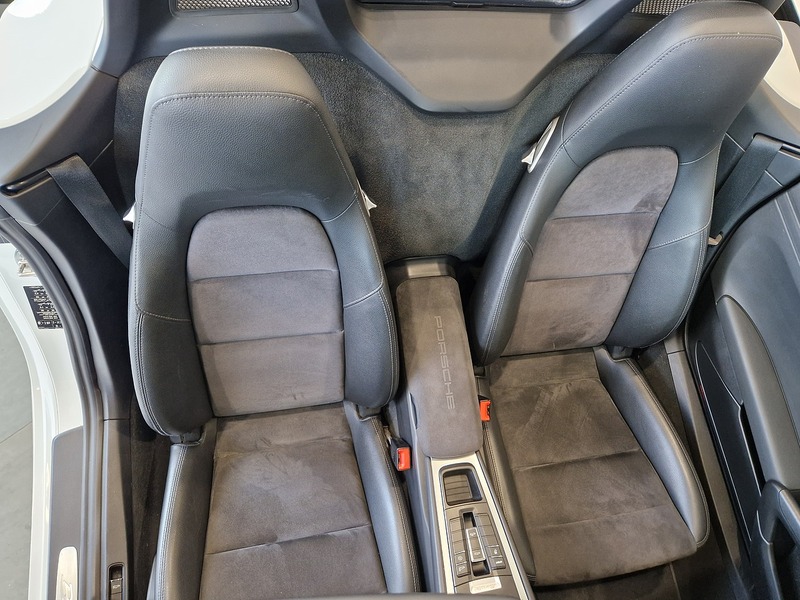 Porsche Boxster 981 - U12048