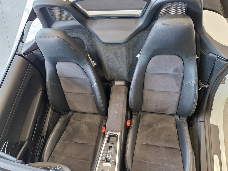 Porsche Boxster 981 - U12048