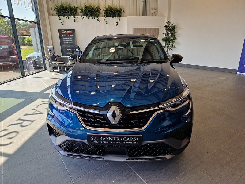 Renault Arkana E-TECH r.s. line - U12052