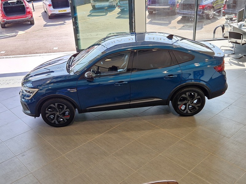 Renault Arkana E-TECH r.s. line - U12052