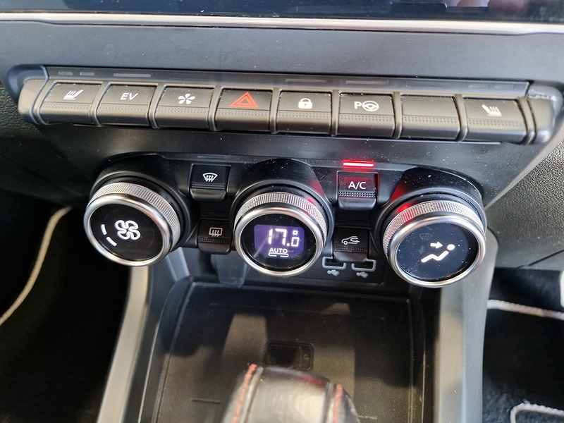 Renault Arkana E-TECH r.s. line - U12052