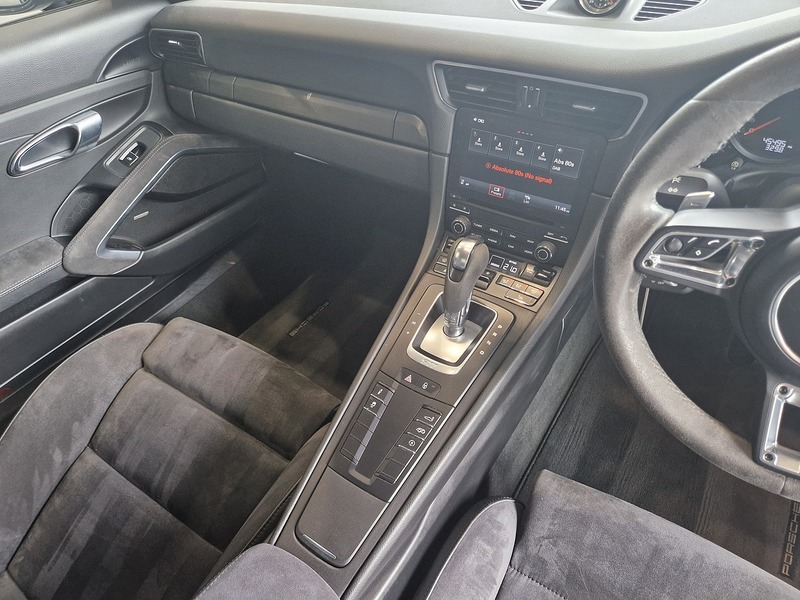 Porsche 911 T 991 Carrera GTS - U12057