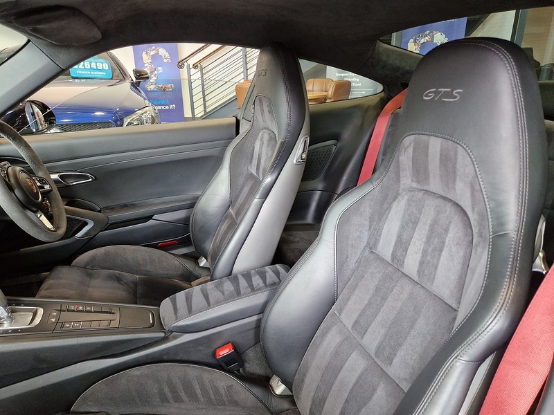 Porsche 911 T 991 Carrera GTS - U12057