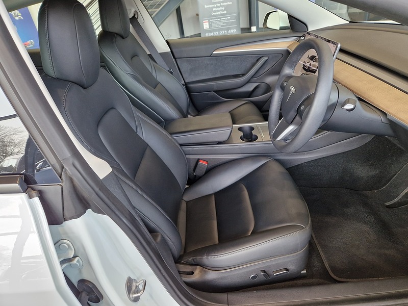 Tesla Model 3 Long Range - U12062
