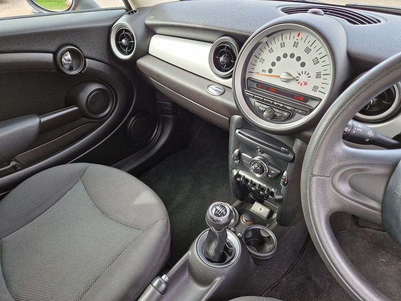 MINI Hatch First - U12065