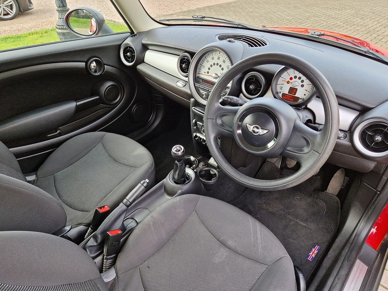 MINI Hatch First - U12065