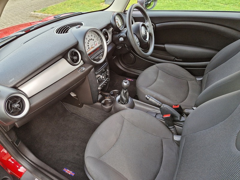 MINI Hatch First - U12065