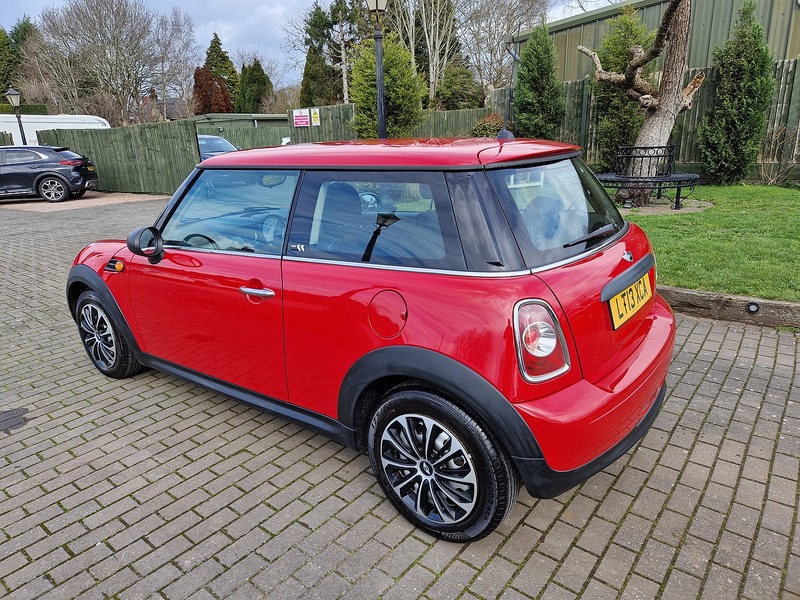 MINI Hatch First - U12065