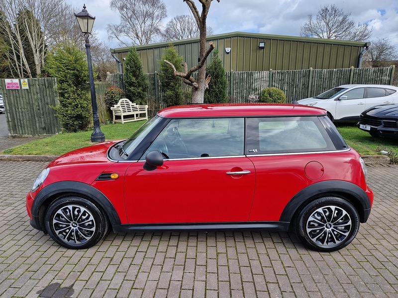 MINI Hatch First - U12065