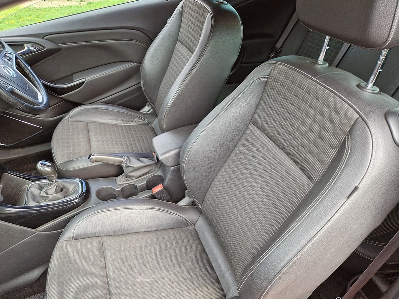 Vauxhall Astra GTC i Turbo SRi - U12066