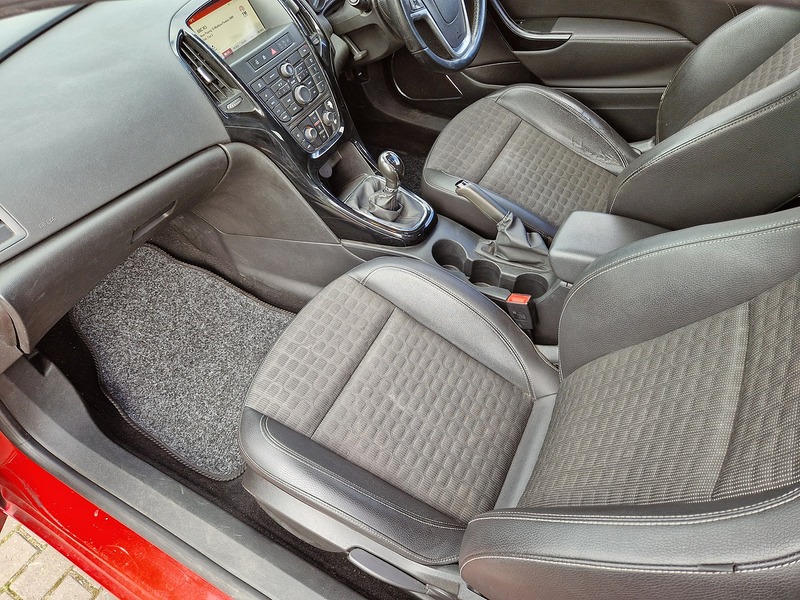 Vauxhall Astra GTC i Turbo SRi - U12066