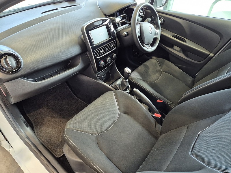 Renault Clio TCe Iconic - U12081