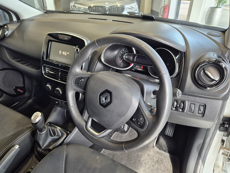 Renault Clio TCe Iconic - U12081
