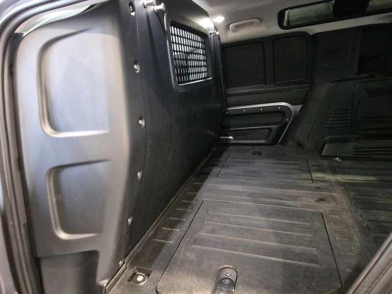 Land Rover Defender 110 D250 MHEV SE - U12090
