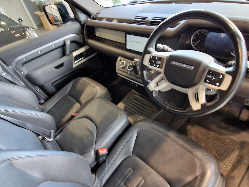 Land Rover Defender 110 D250 MHEV SE - U12090