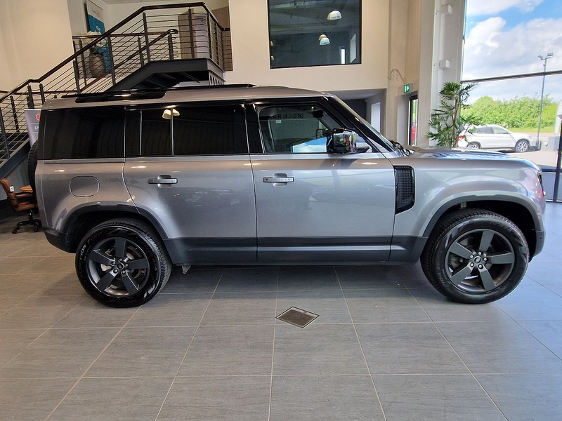 Land Rover Defender 110 D250 MHEV SE - U12090
