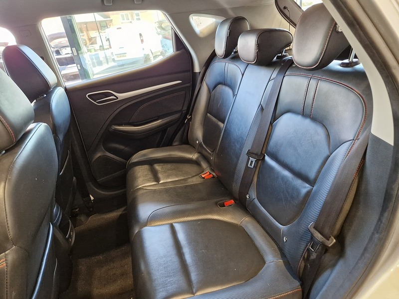 MG MG ZS T-GDI Exclusive - U12091
