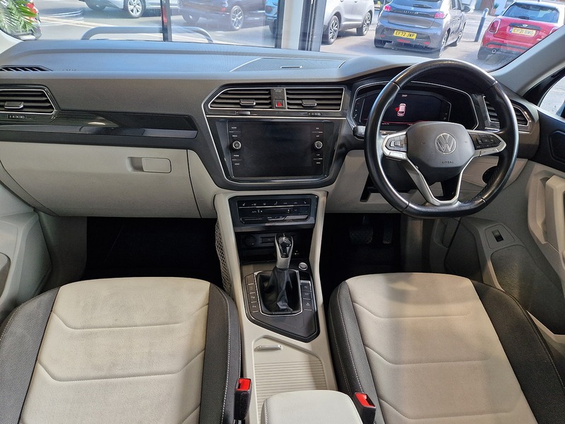 Volkswagen Tiguan TSI Elegance - U12092