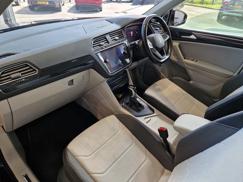 Volkswagen Tiguan TSI Elegance - U12092