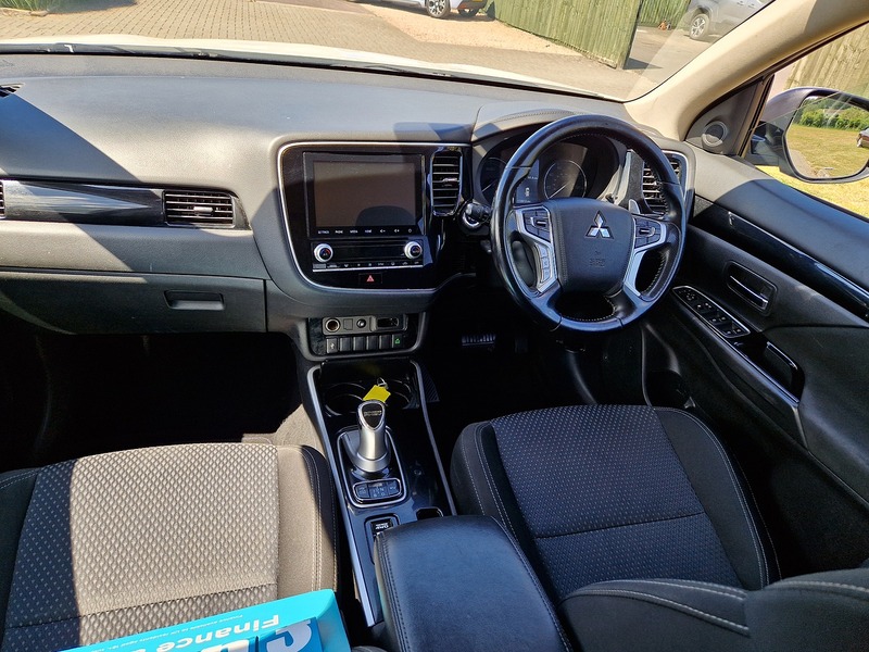 Mitsubishi Outlander h TwinMotor Design - U12098