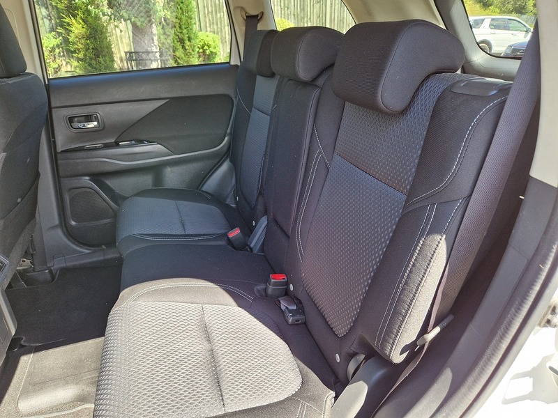 Mitsubishi Outlander h TwinMotor Design - U12098