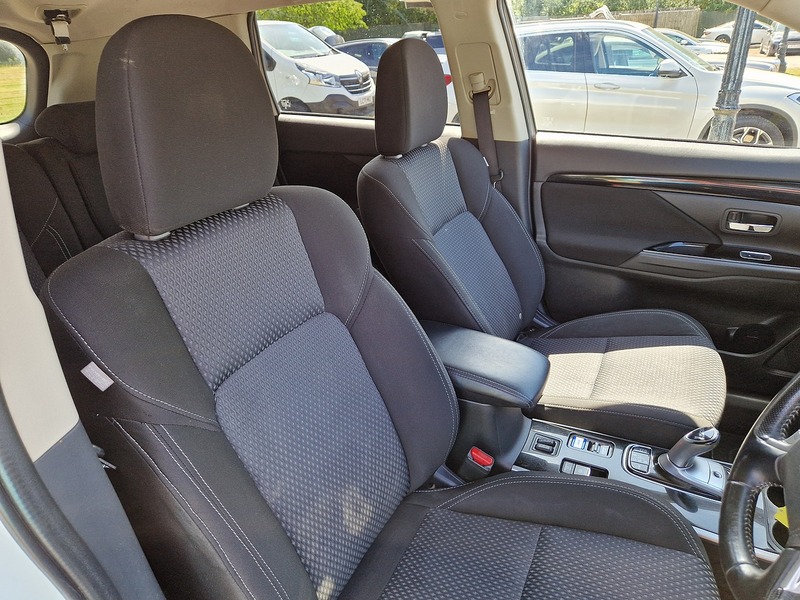 Mitsubishi Outlander h TwinMotor Design - U12098